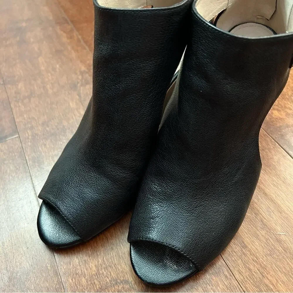 Louise et Cie Black Leather Wedge Heel Peep Toe Shoes, Gold Detailing Size 8.5